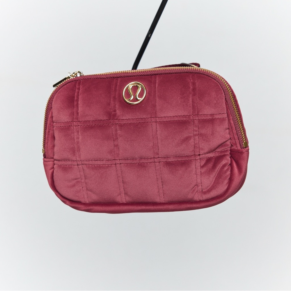 Lululemon Velour Belt Bag Burgundy NWT - Picture 3 of 10